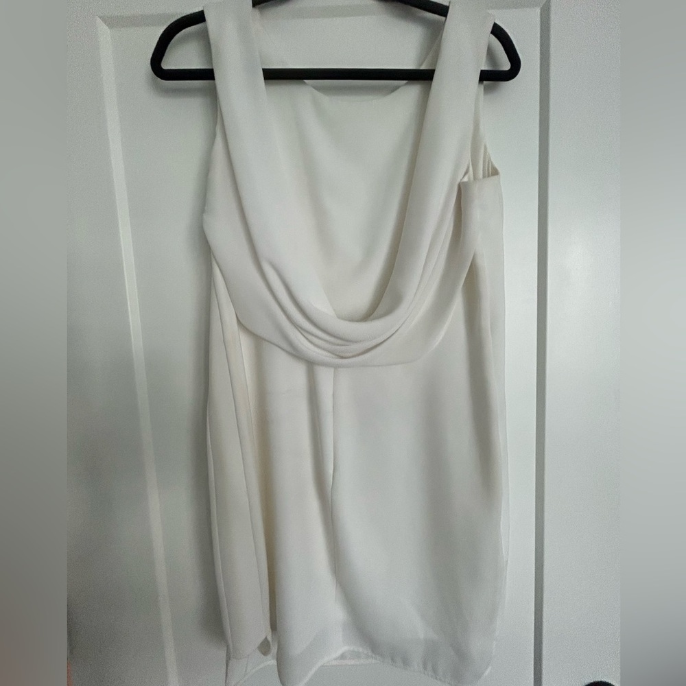 Gorgeous low back white bcbg shift dress